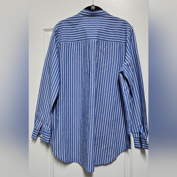 GAP Blue & White Striped Long Sleeve Button Down. - Picture 3 of 4